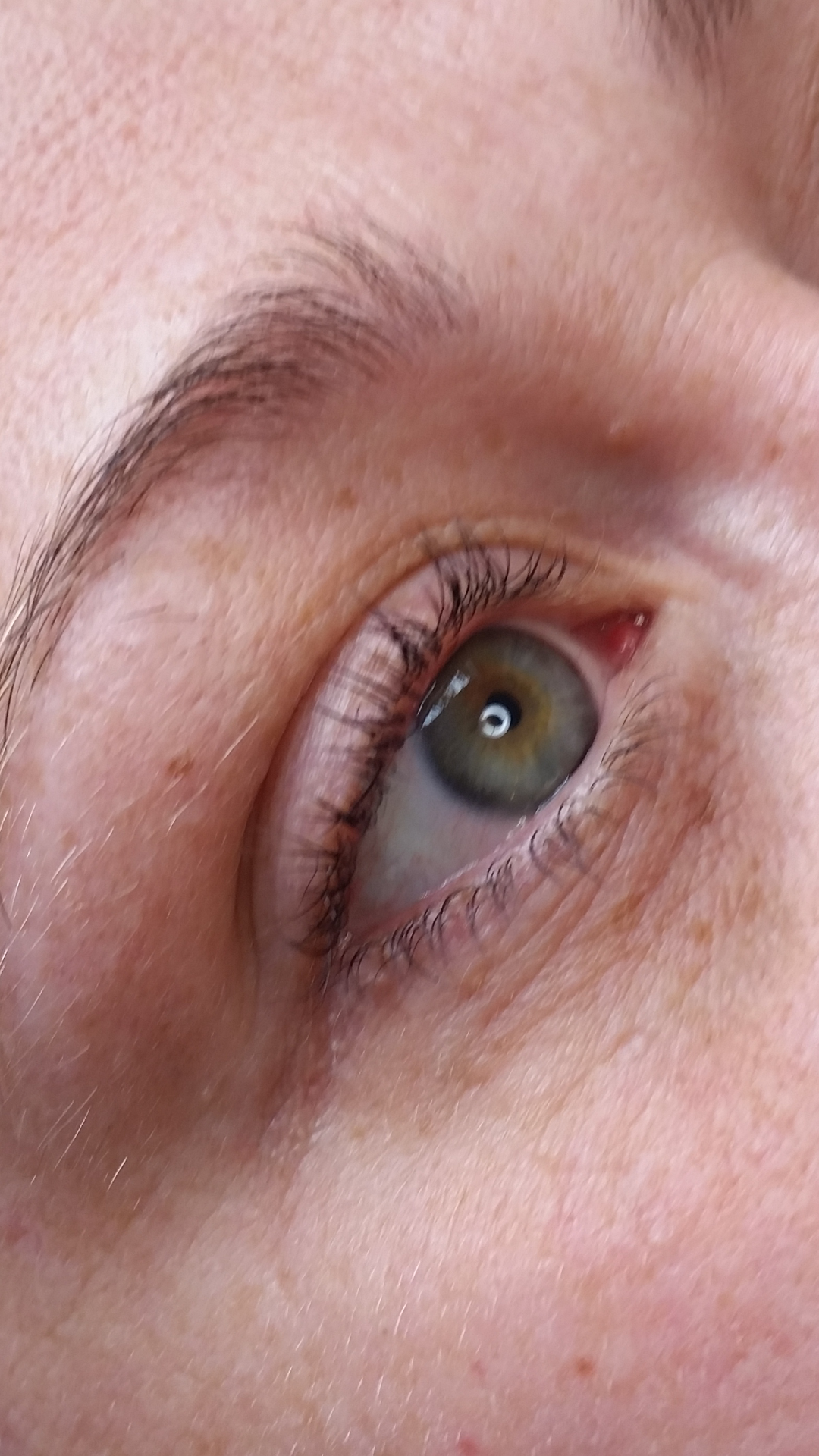 3-permanent-makeup-eyeliner-before