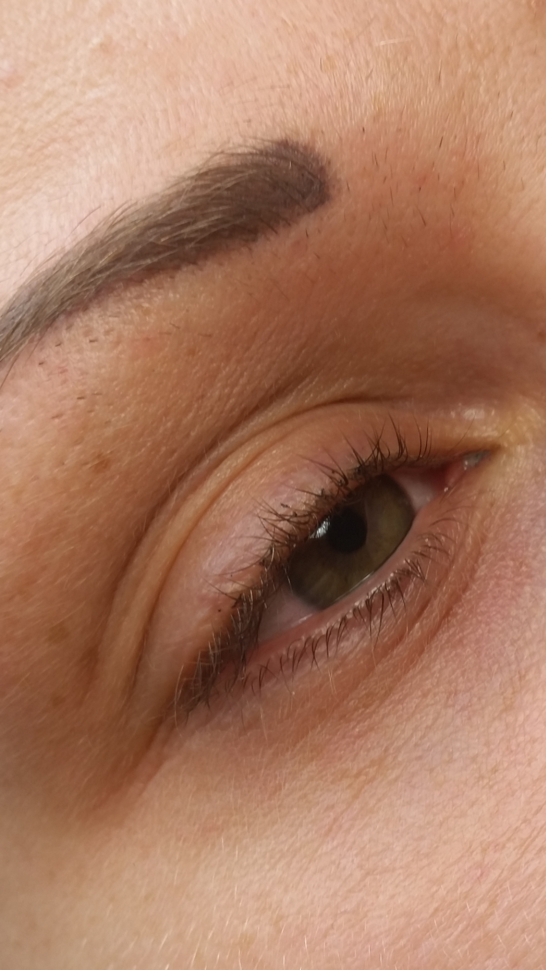 5-permanent-makeup-eyeliner-before